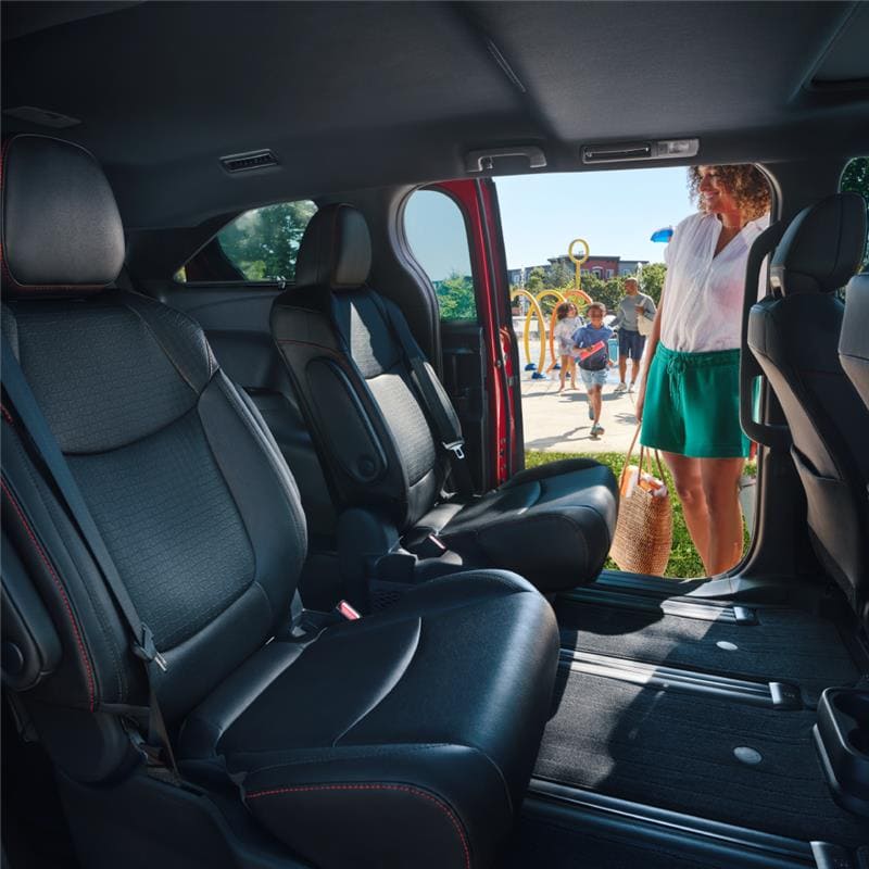 Interiores de Toyota Sienna HEV