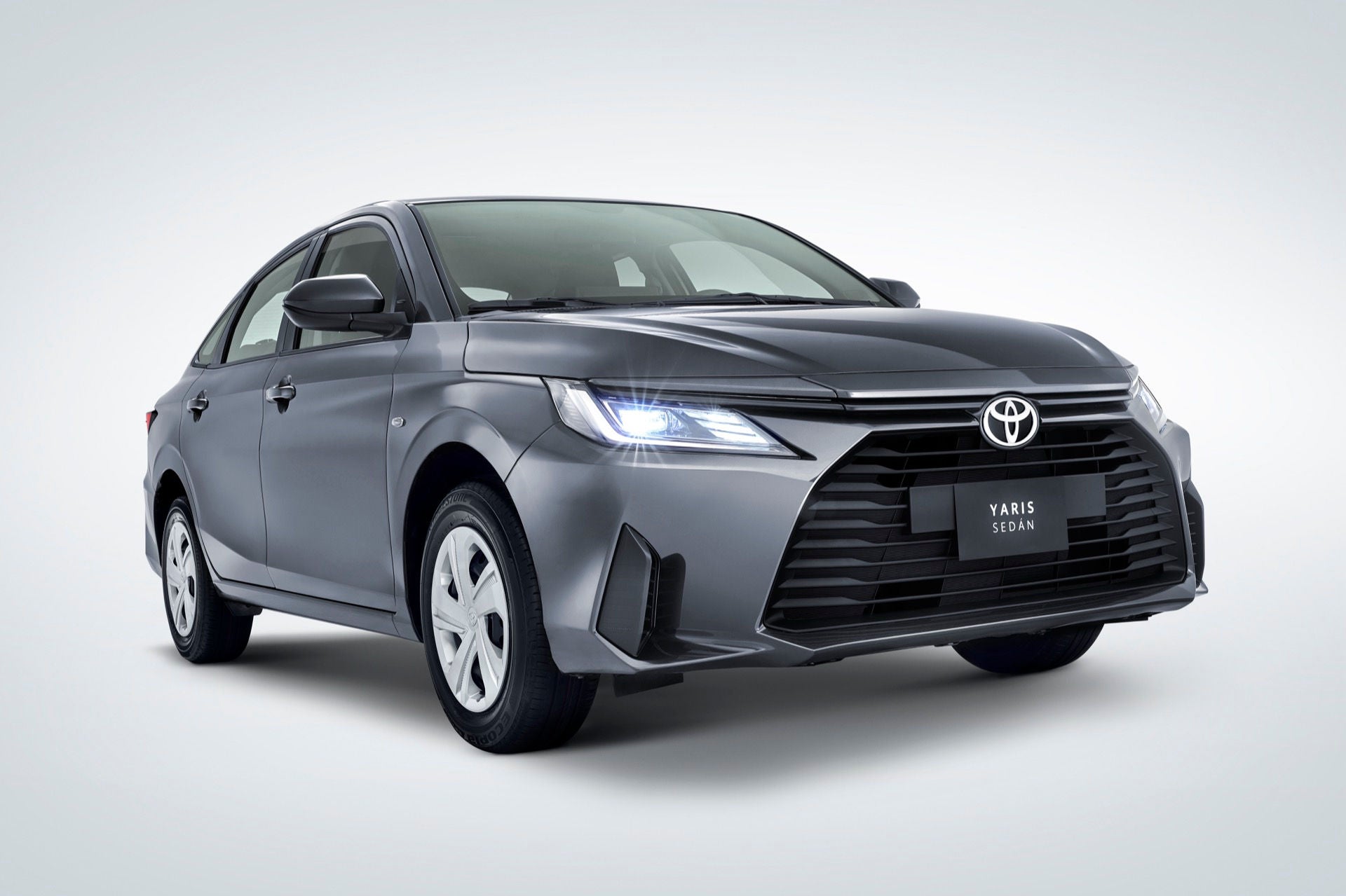 Toyota Yaris Sedán con Toyota Safety Sense